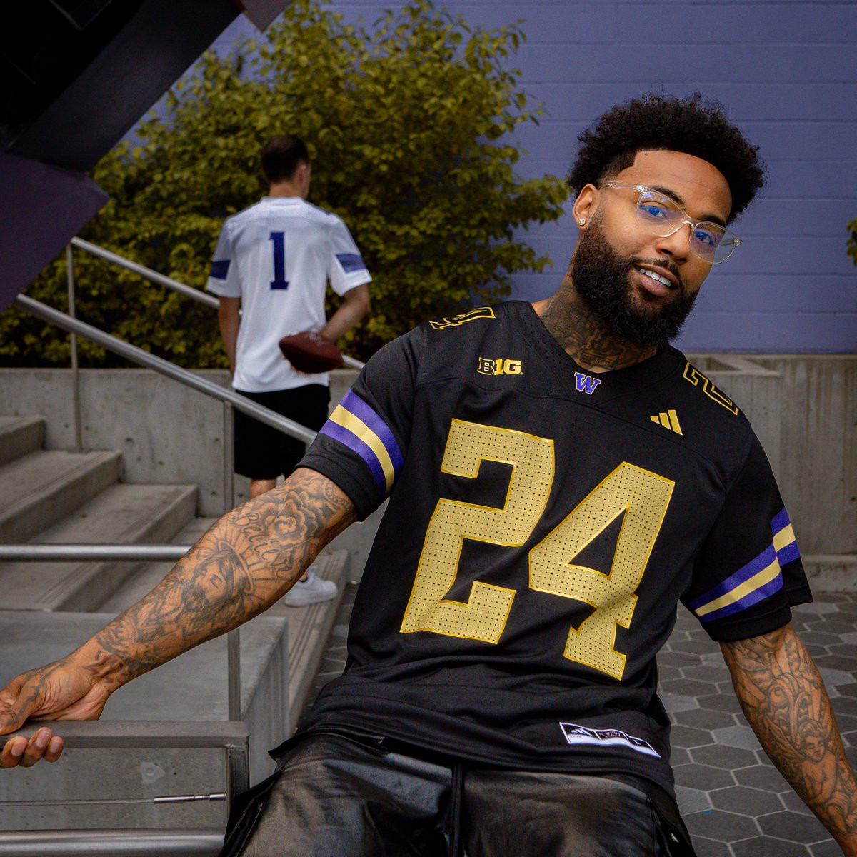 University of Washington Unveils Striking New Black Football Uniforms for 2024 Season